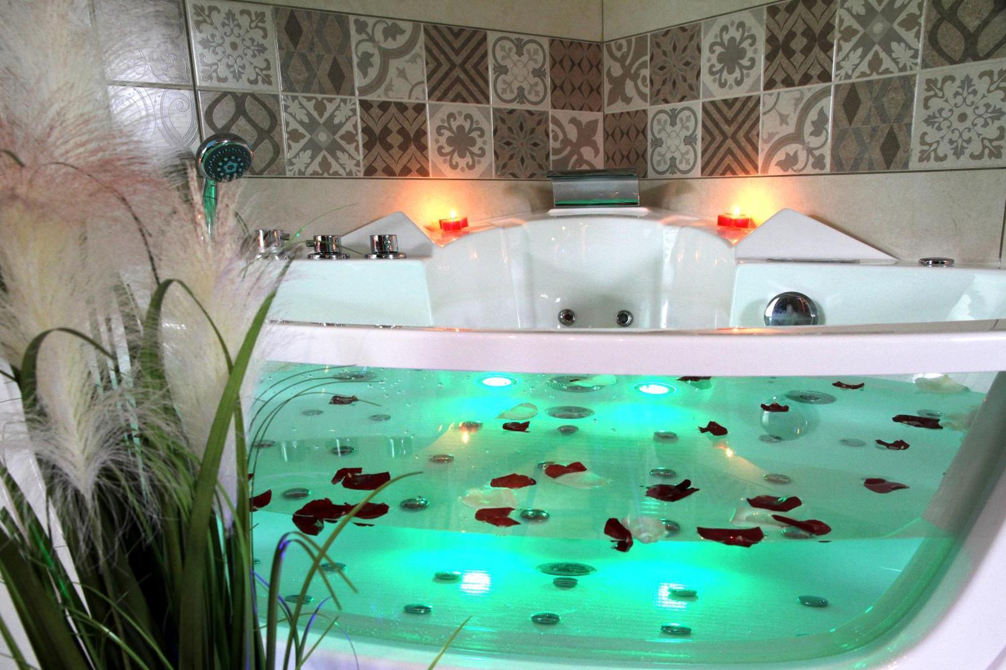 Green Spa Sauna Balneo Centre Ажан Екстериор снимка